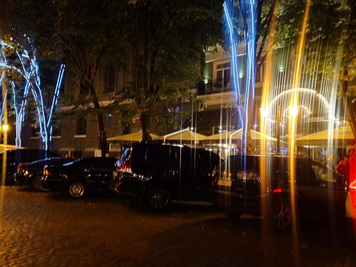 Затишні Апартаменти, Вулиця Дерибасівська, 13 Odessa Dış mekan fotoğraf